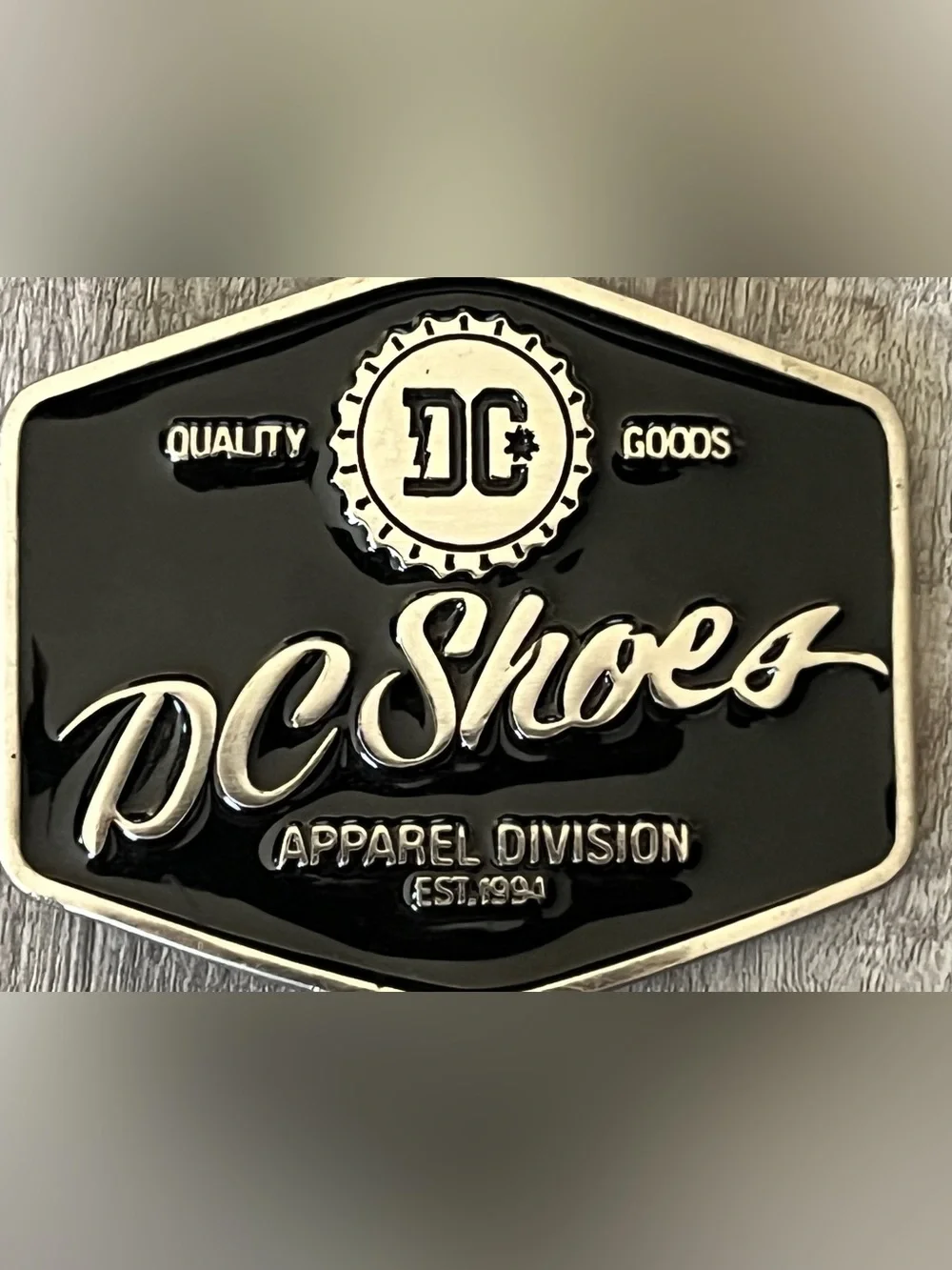 DC Shoes Logo Enamel Belt Buckle Black Glossy Metal Y2K Skate Streetwear